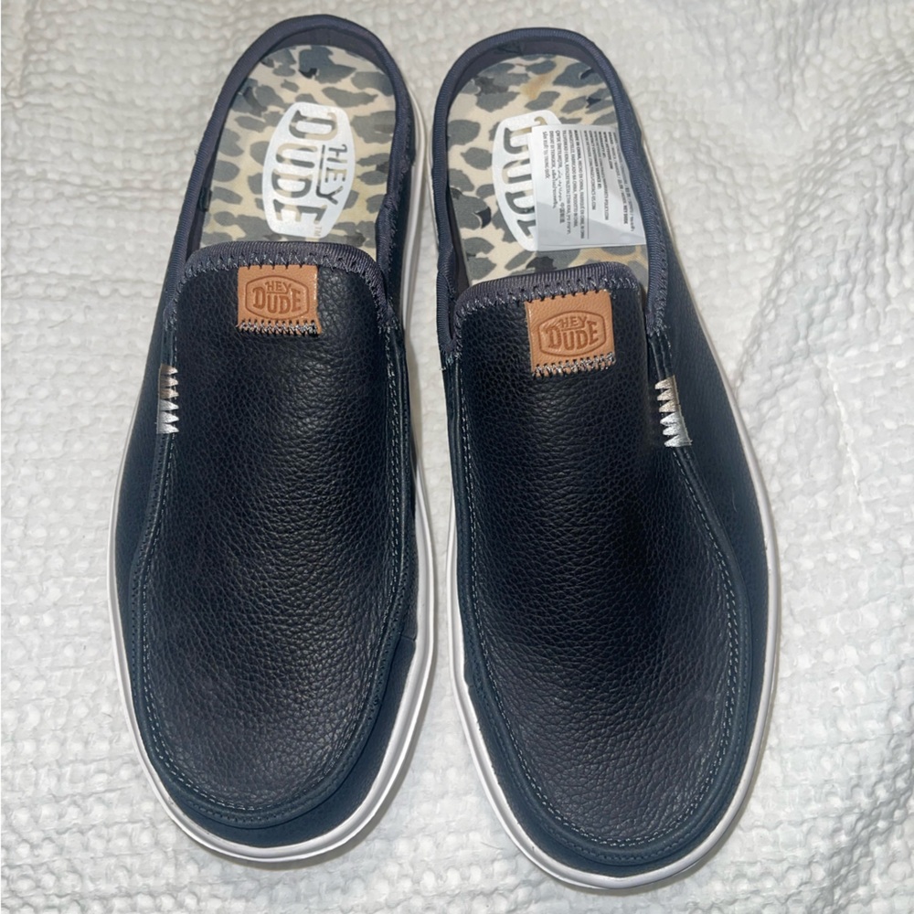 Hey Dude platform slides 🖤